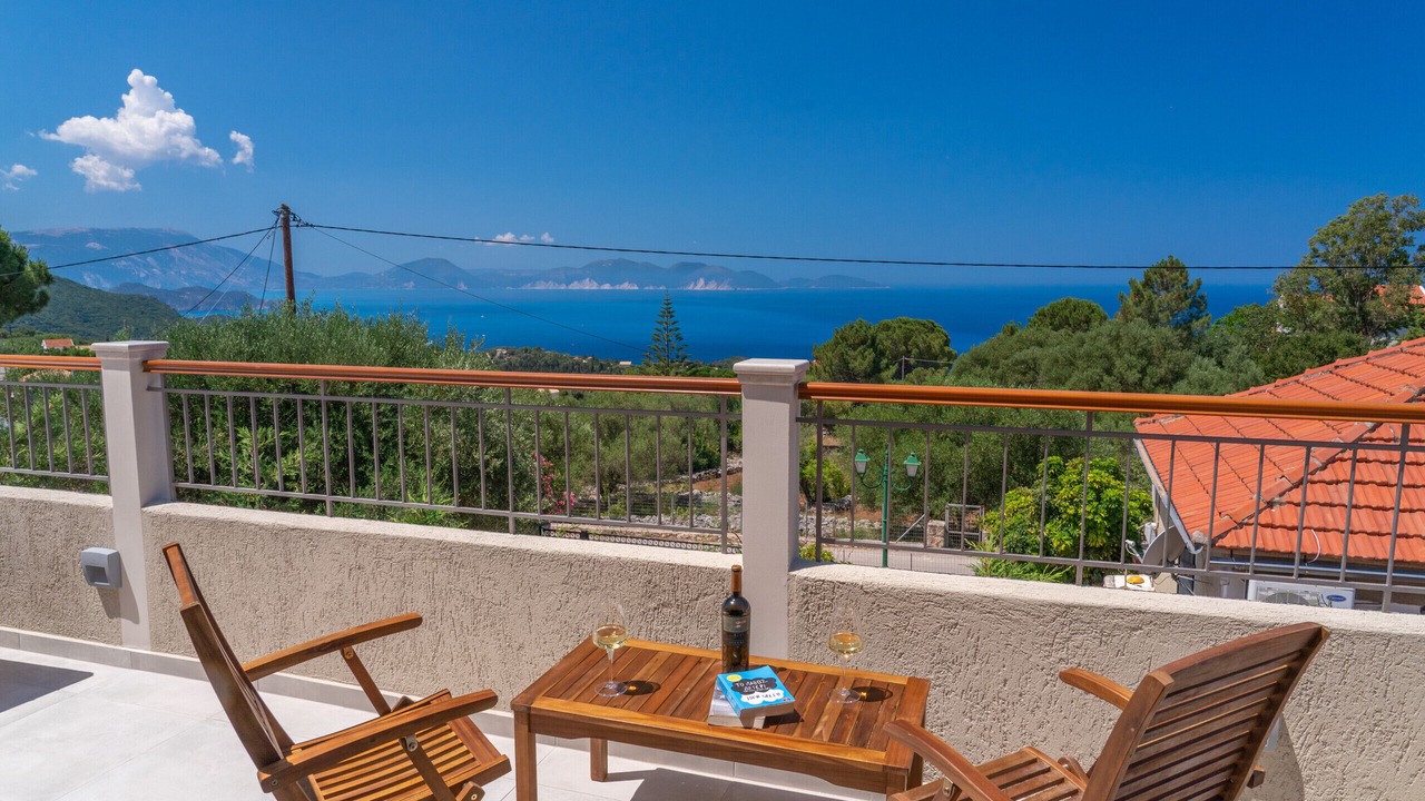 Photo of Patio Balcony in Tzamarelata