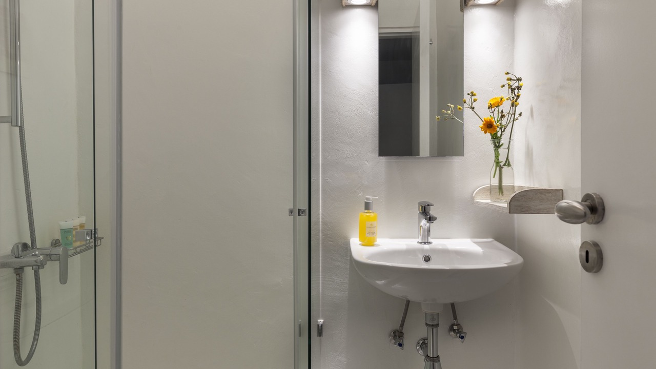 Photo of Bathroom in Ampelas