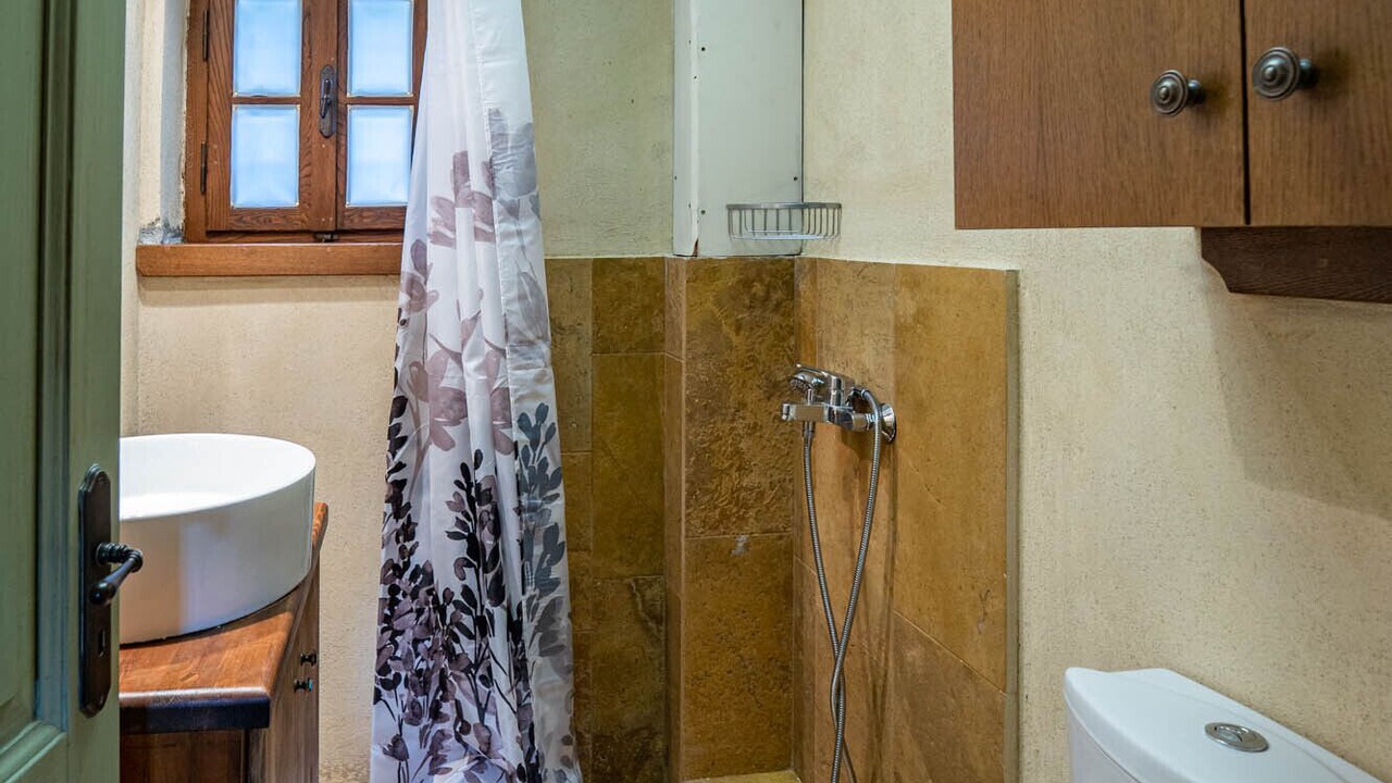 Photo of Bathroom in Karpenisi