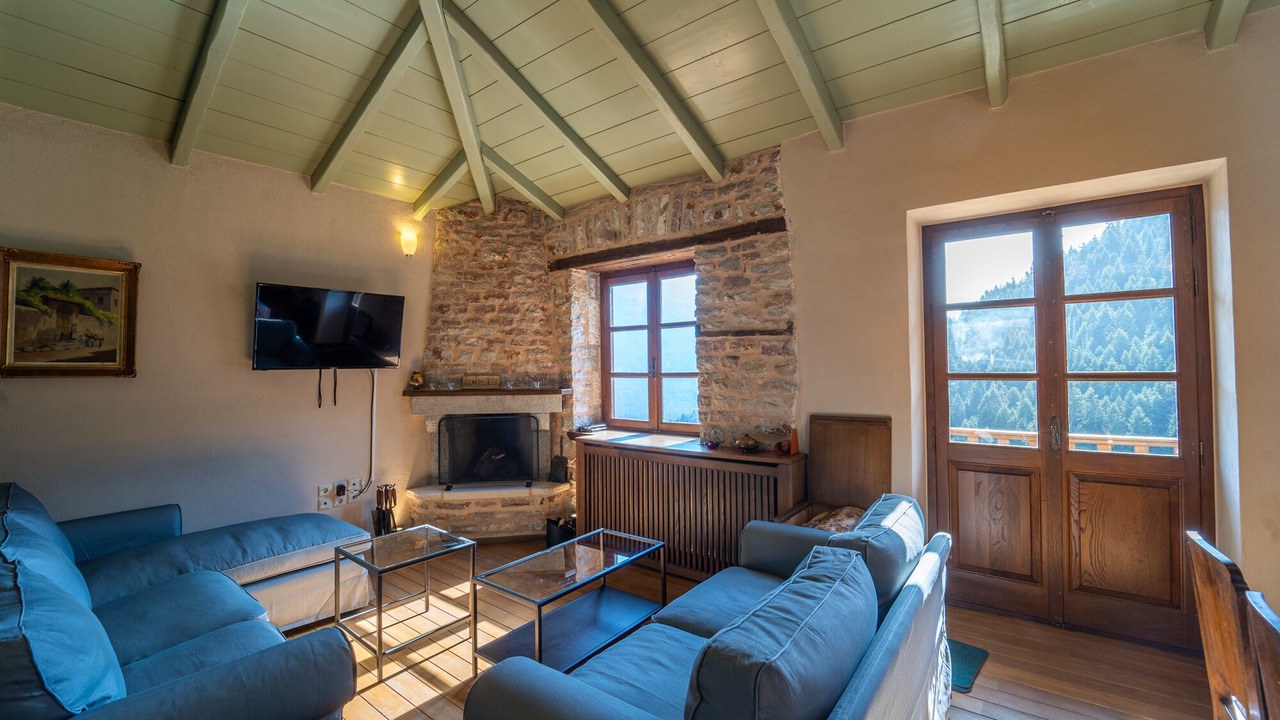 Photo of Livingroom in Karpenisi