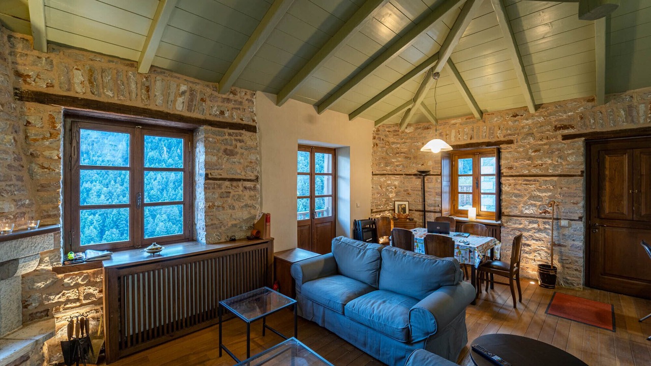 Photo of Livingroom in Karpenisi