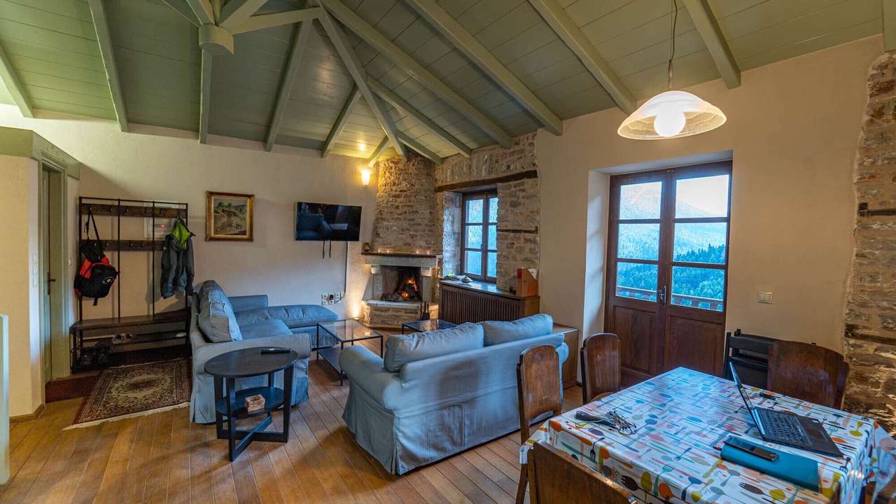 Photo of Livingroom in Karpenisi