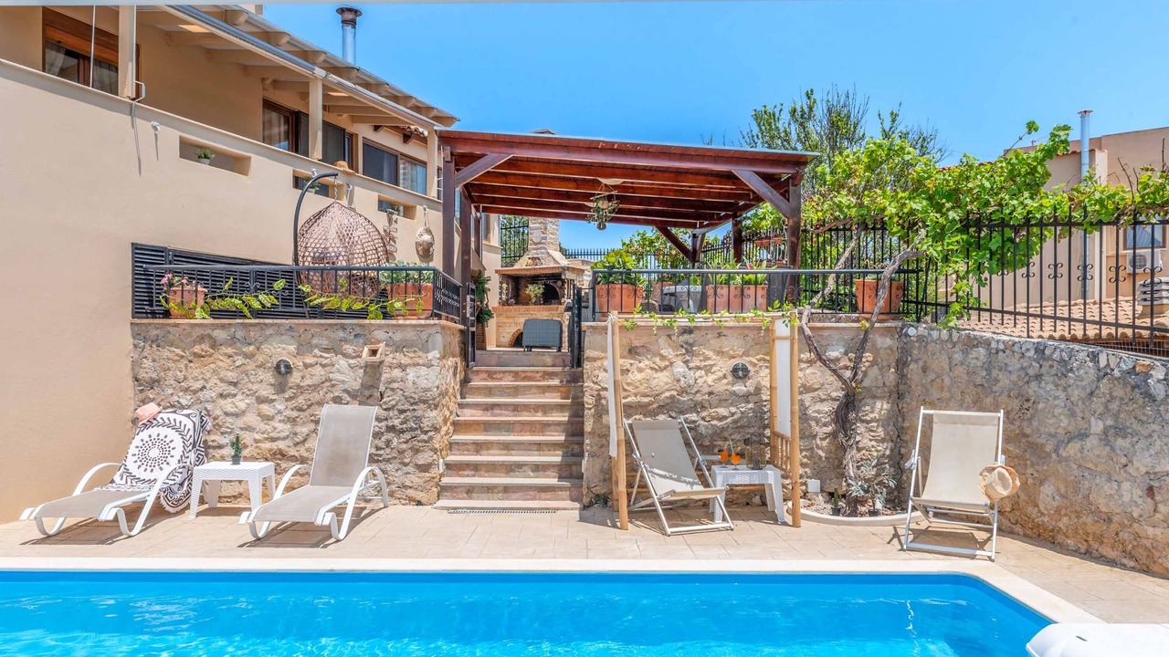 Photo of Outdoor in Monopari