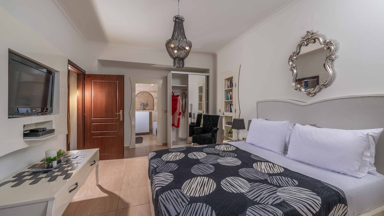 Photo of Bedroom in Monopari