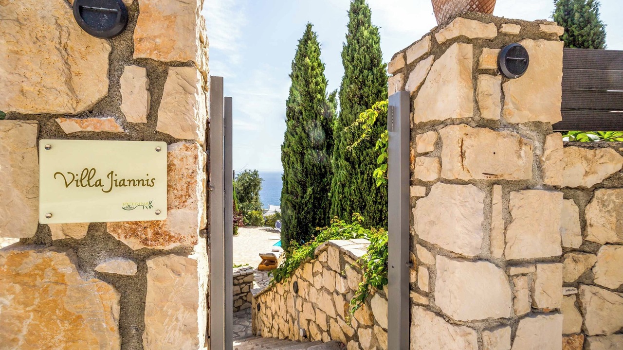 Photo of Outdoor in Xirokastello
