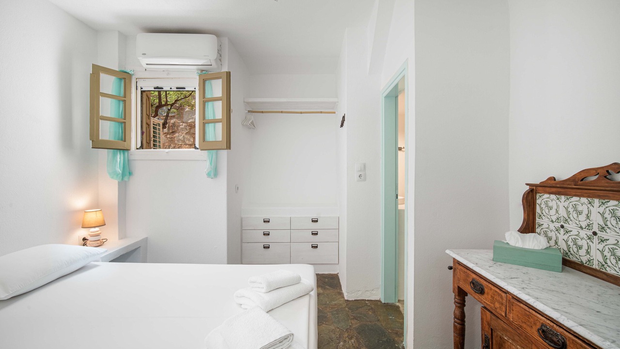 Photo of Bedroom in Serifos