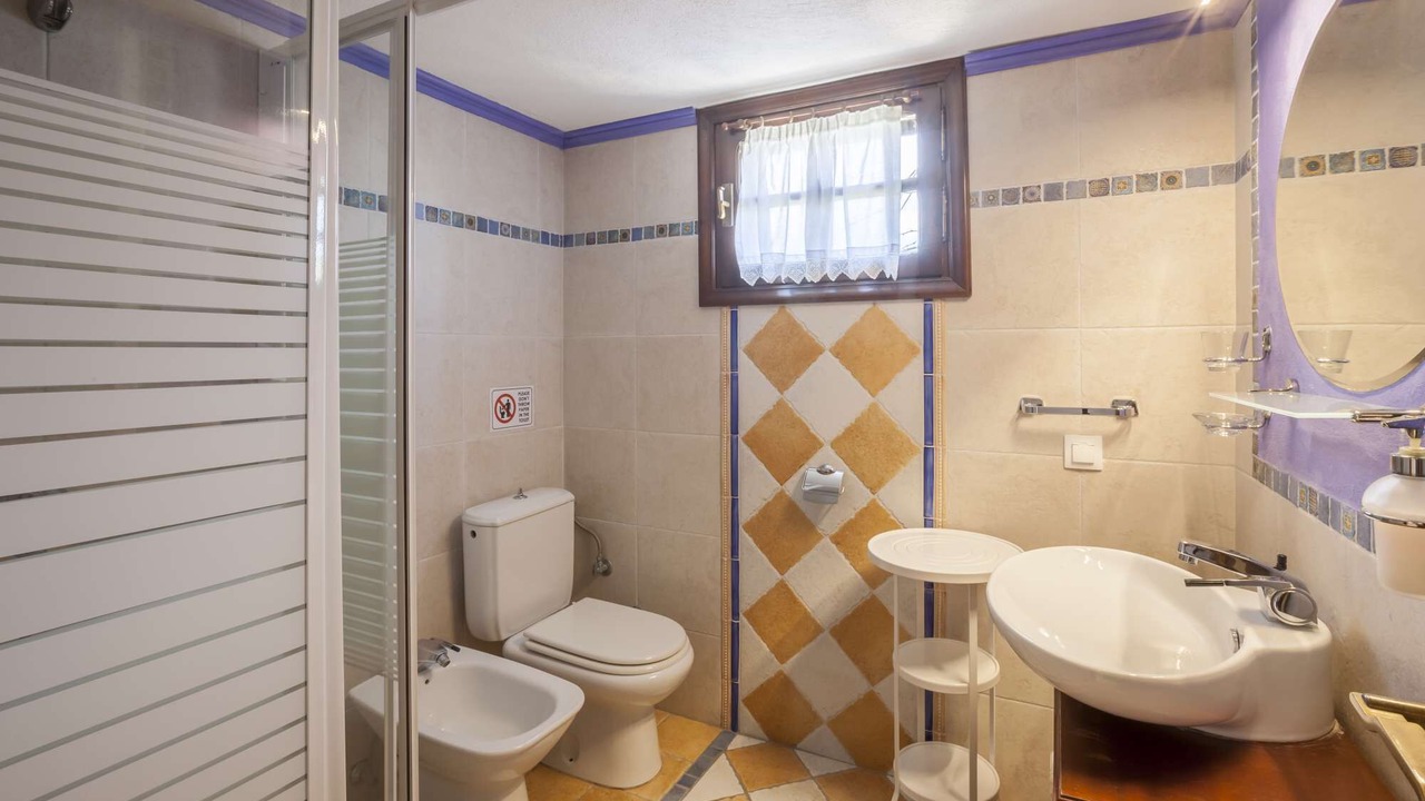 Photo of Bathroom in Paradhisos