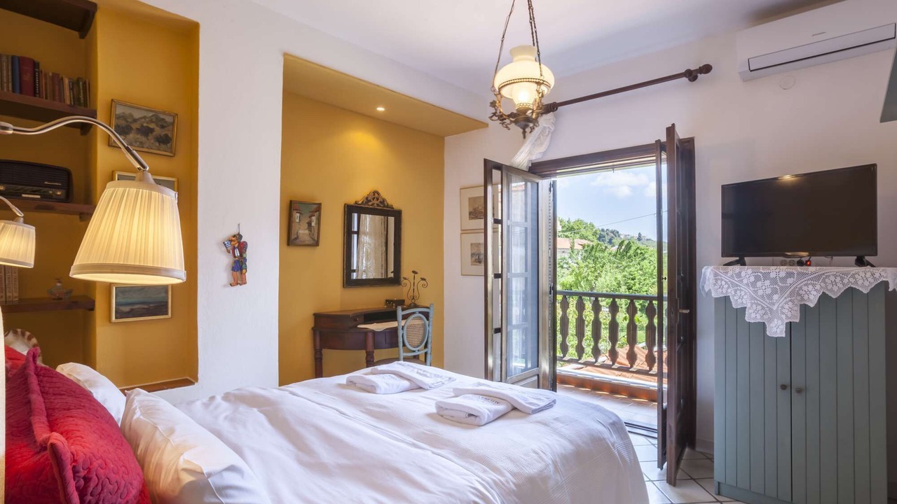 Photo of Bedroom in Paradhisos