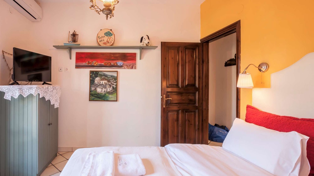 Photo of Bedroom in Paradhisos