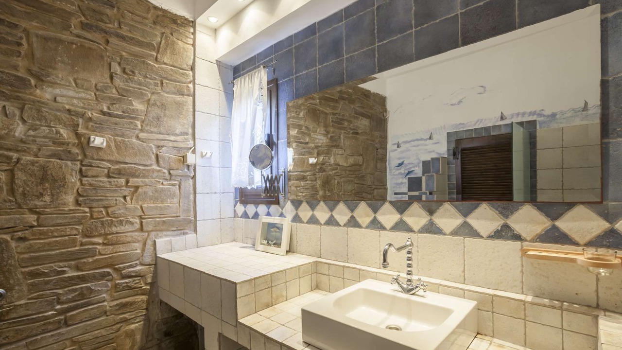 Photo of Bathroom in Paradhisos