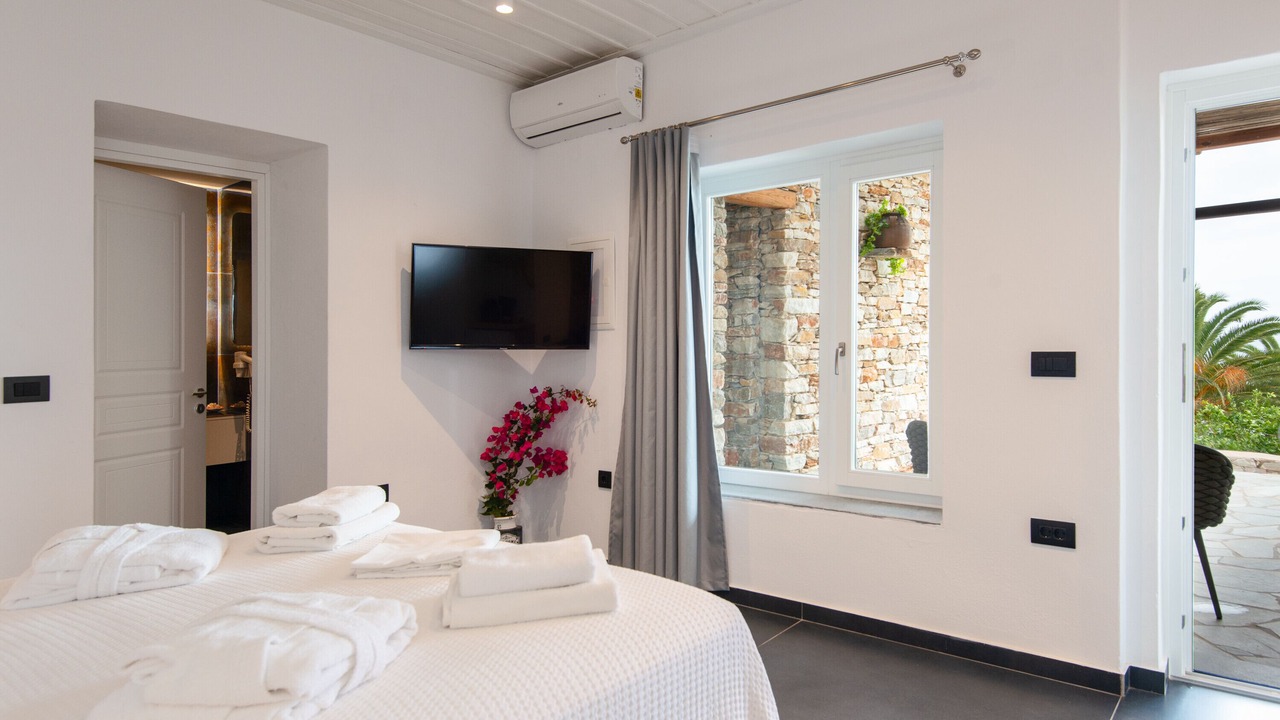 Photo of Bedroom in Platis Gialos