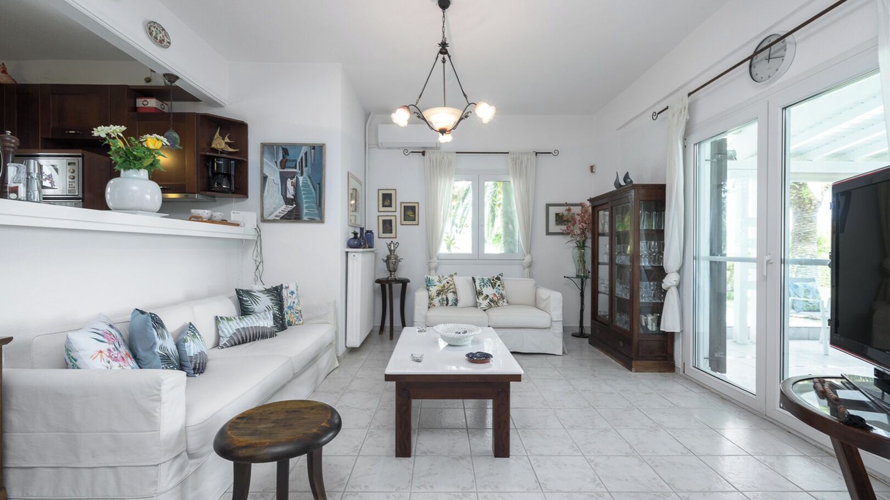 Photo of Livingroom in Polichrono