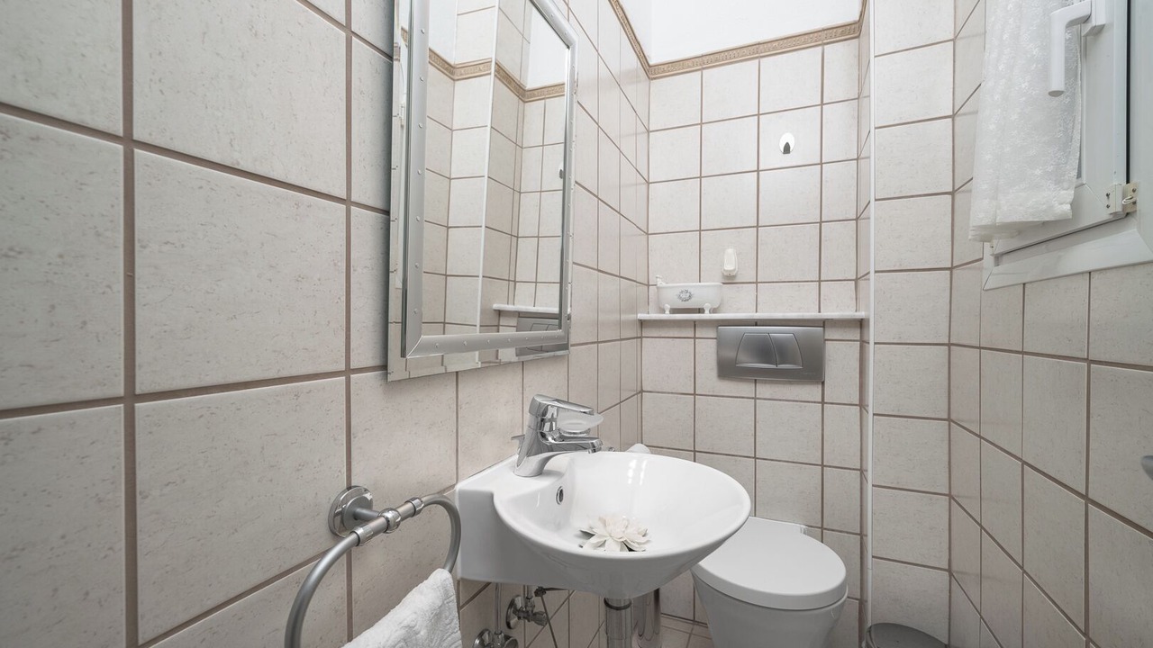 Photo of Bathroom in Polichrono