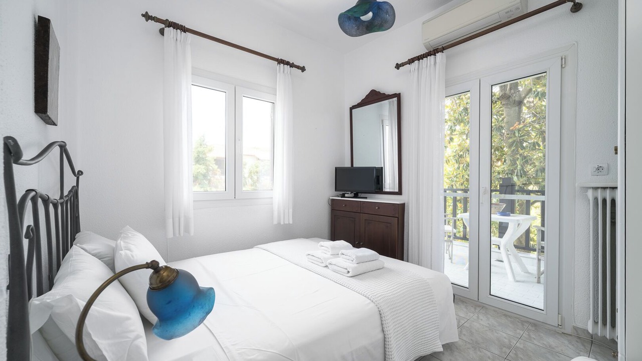 Photo of Bedroom in Polichrono