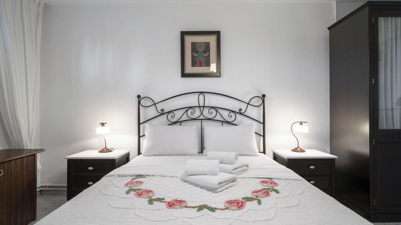 Photo of Bedroom in Polichrono