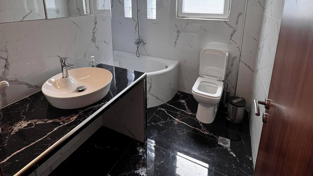 Photo of Bathroom in Alimos