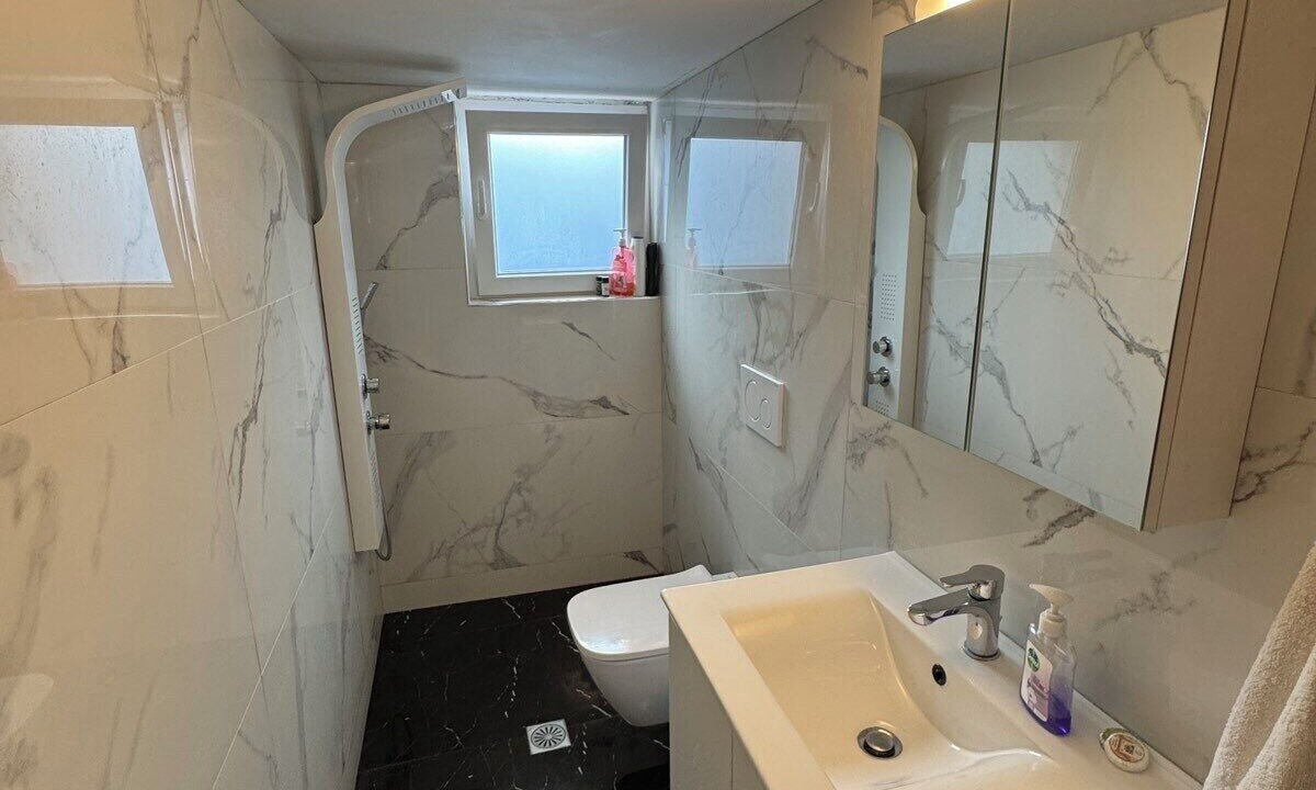 Photo of Bathroom in Alimos