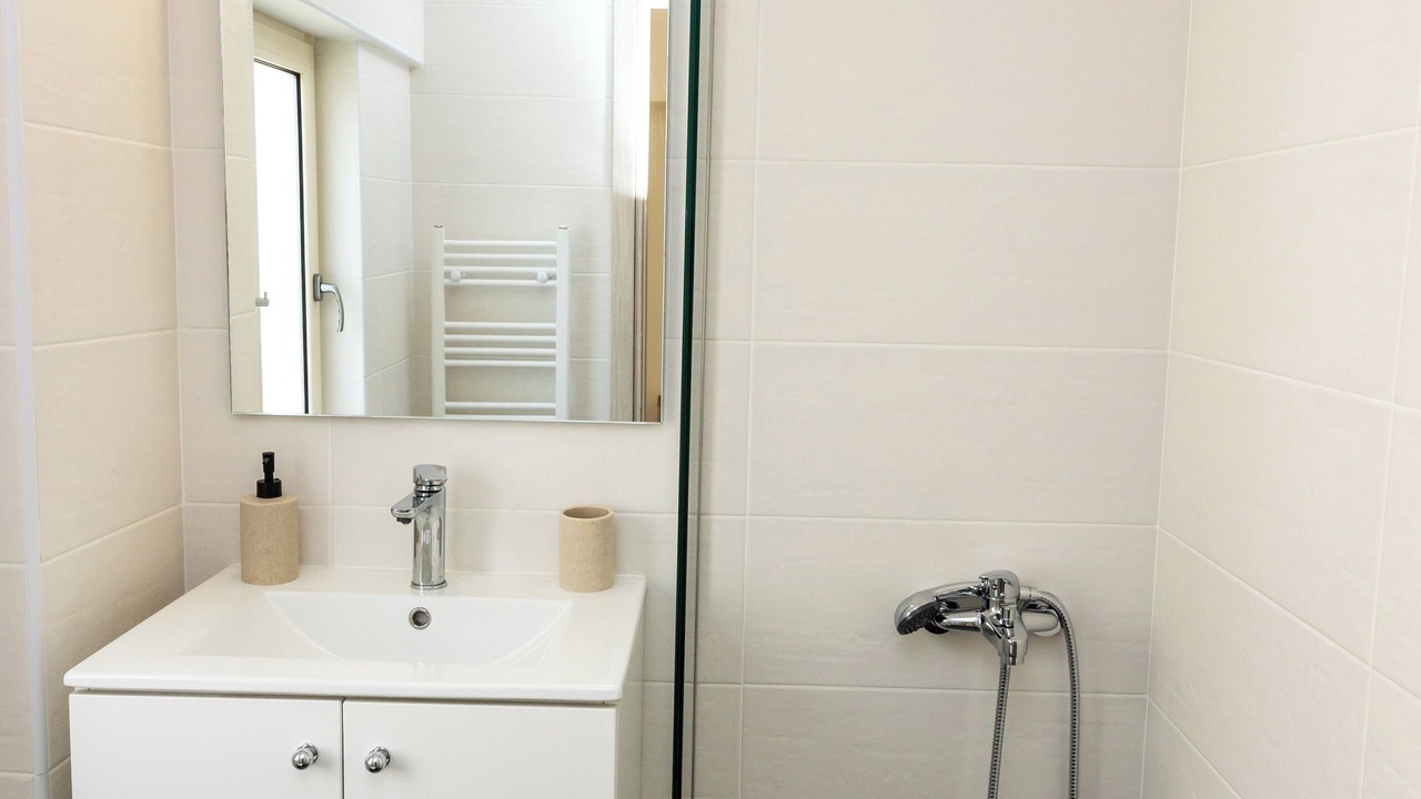 Photo of Bathroom in Psathopirgos