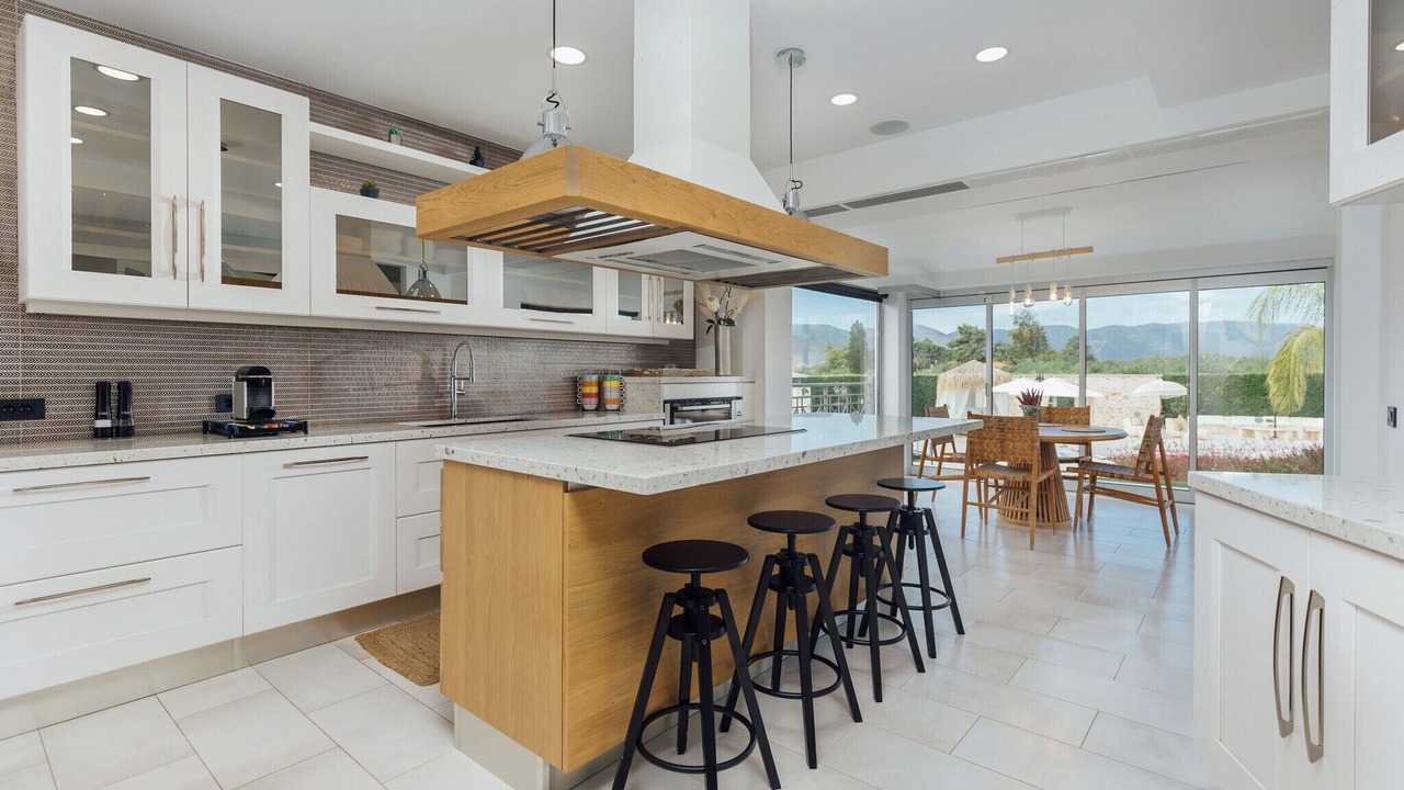 Photo of Kitchen in Neromilos