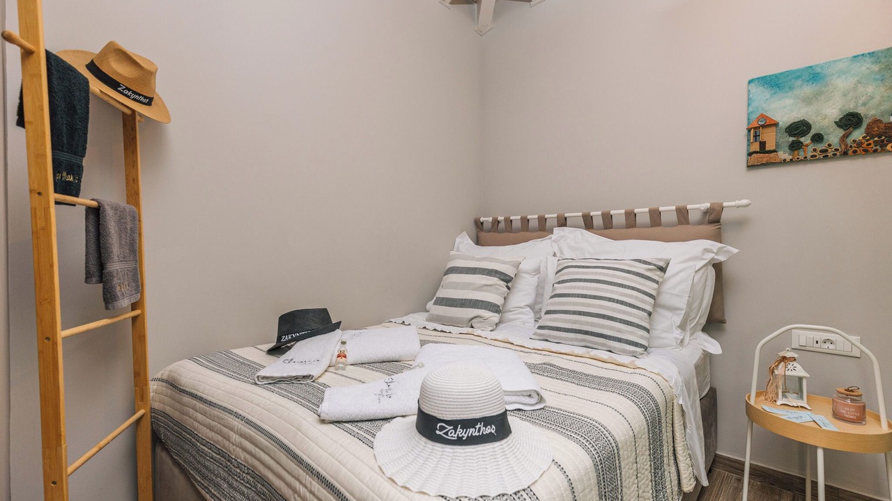 Photo of Bedroom in Neromilos