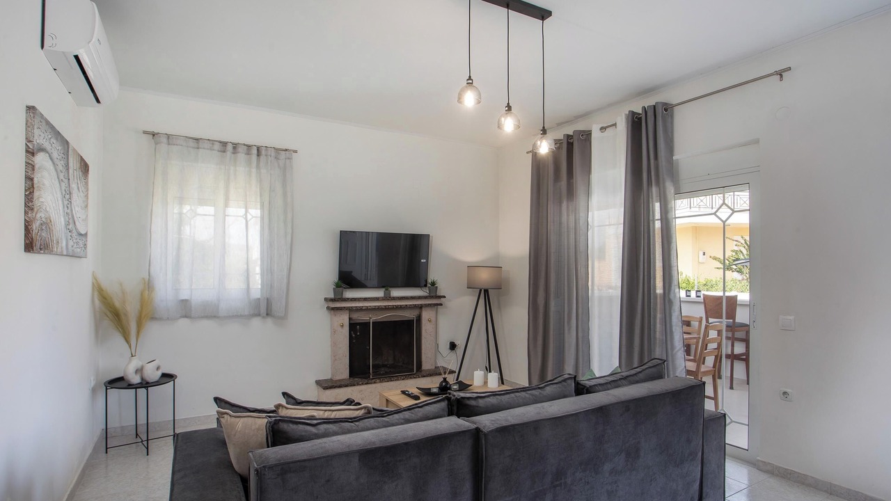 Photo of Livingroom in South Rhodes