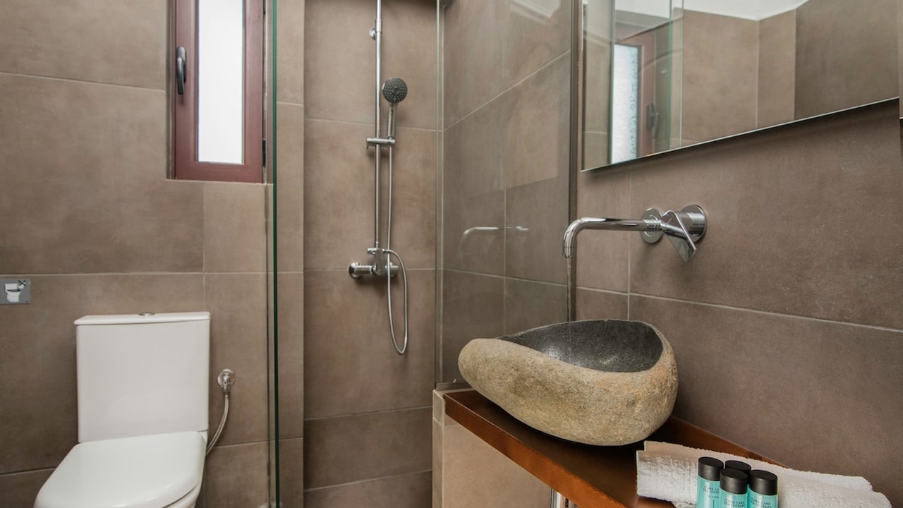 Photo of Bathroom in Limeniskos