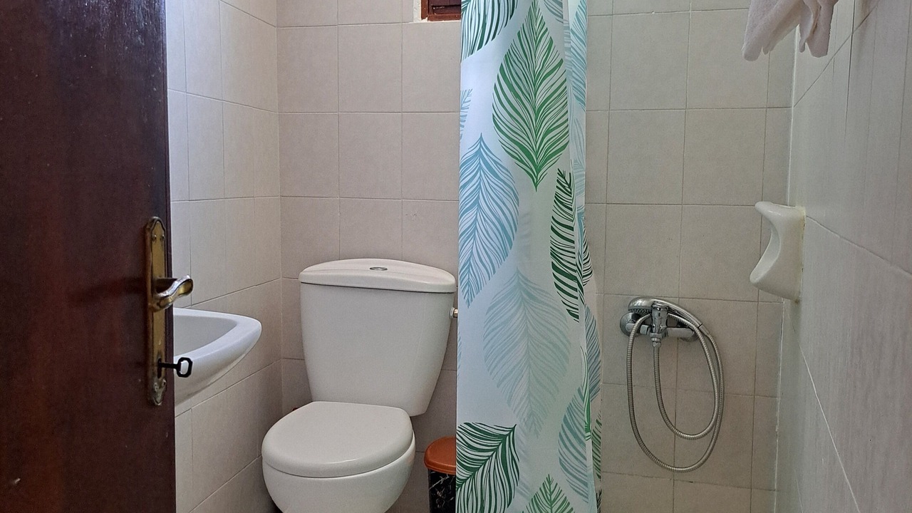 Photo of Bathroom in Alinda