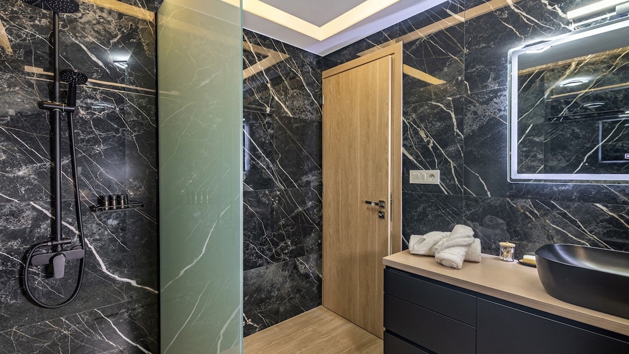 Photo of Bathroom in Gouvai