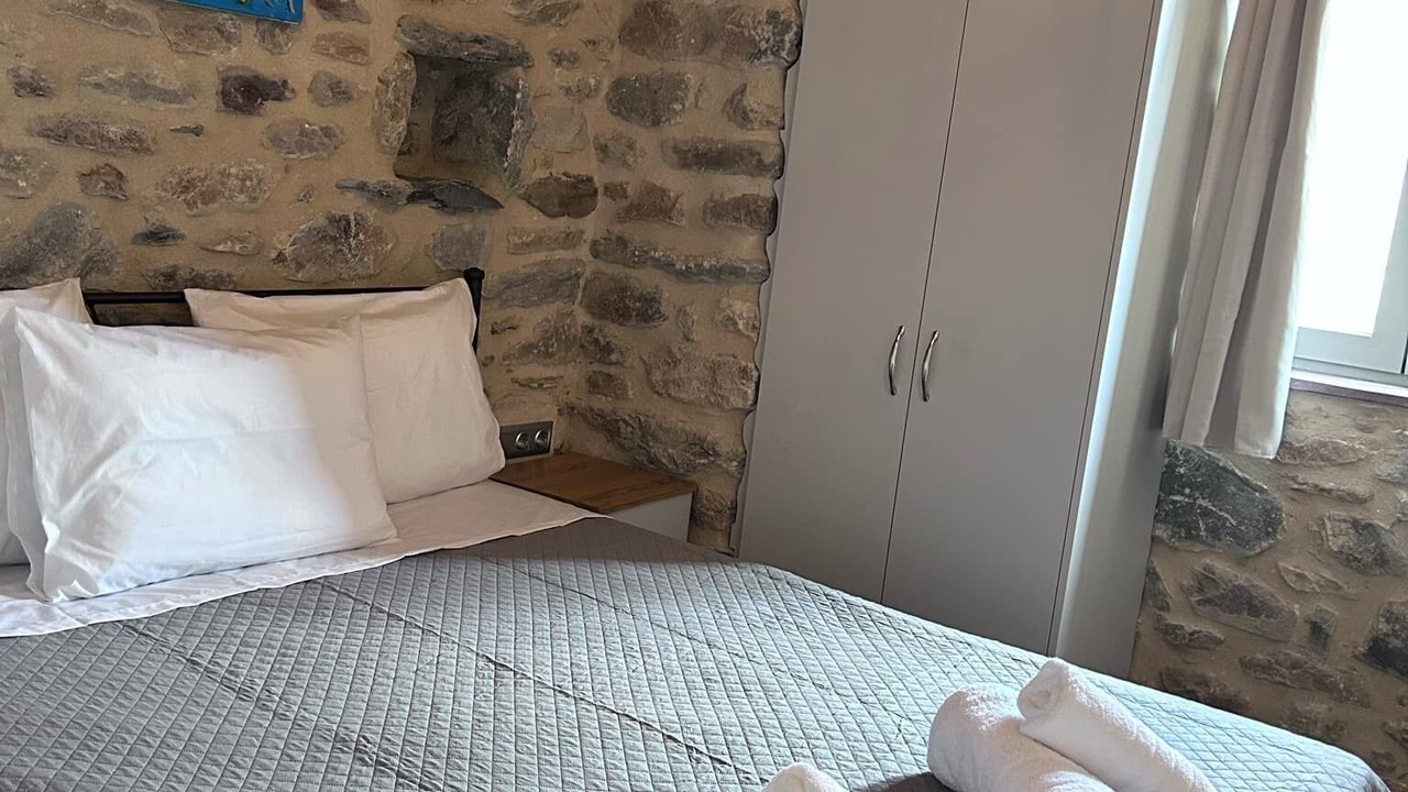 Photo of Bedroom in Thalames