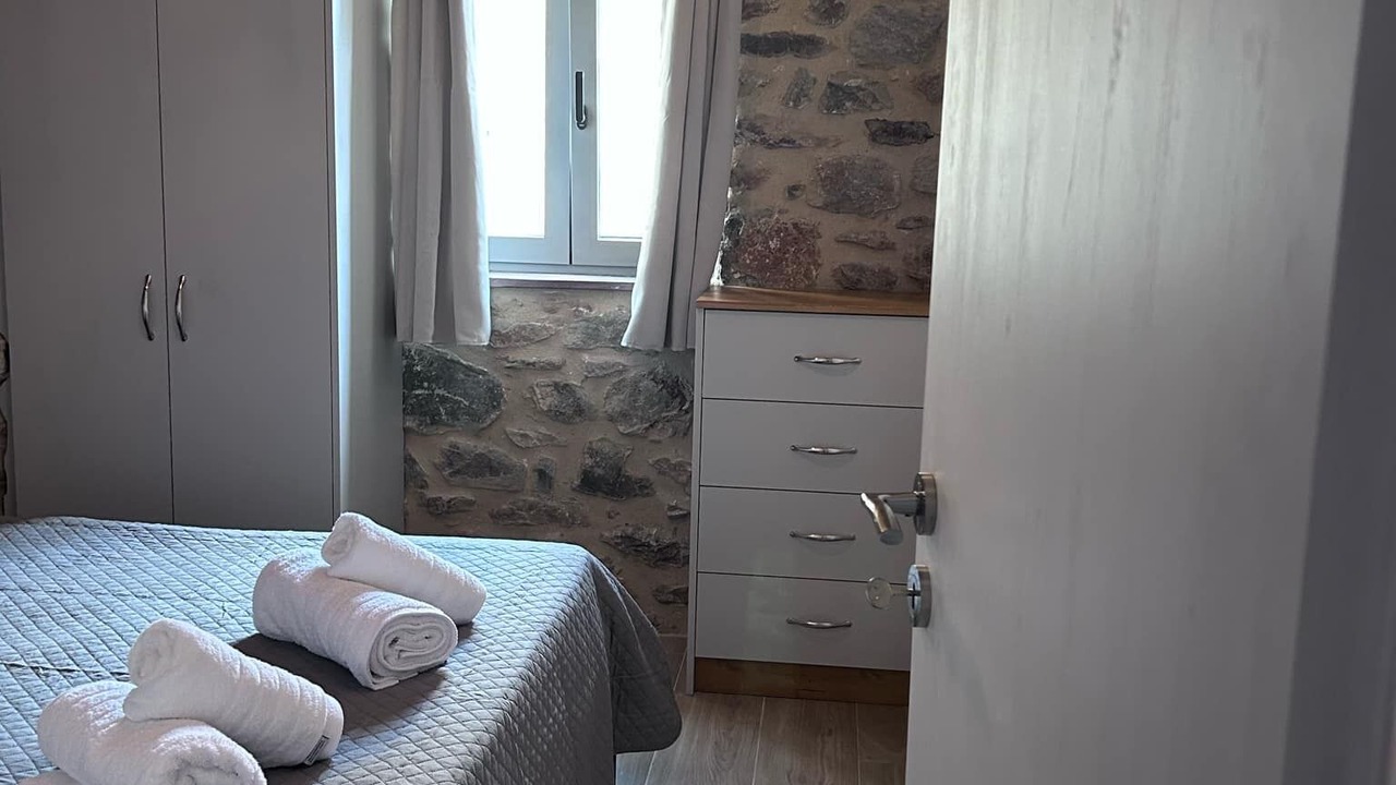Photo of Bedroom in Thalames