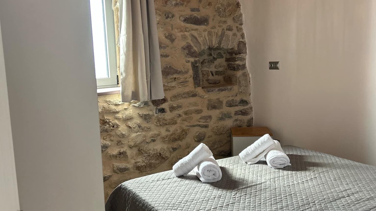Photo of Bedroom in Thalames