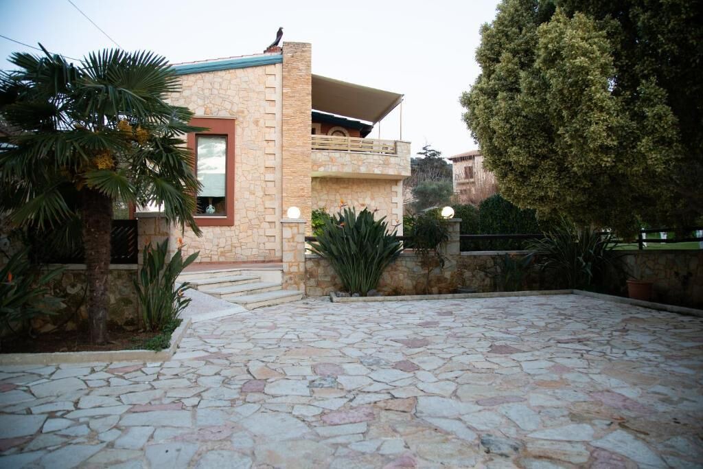 Photo of Outdoor in Sirili