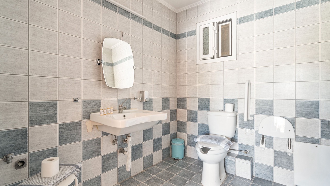 Photo of Bathroom in Kalligoni