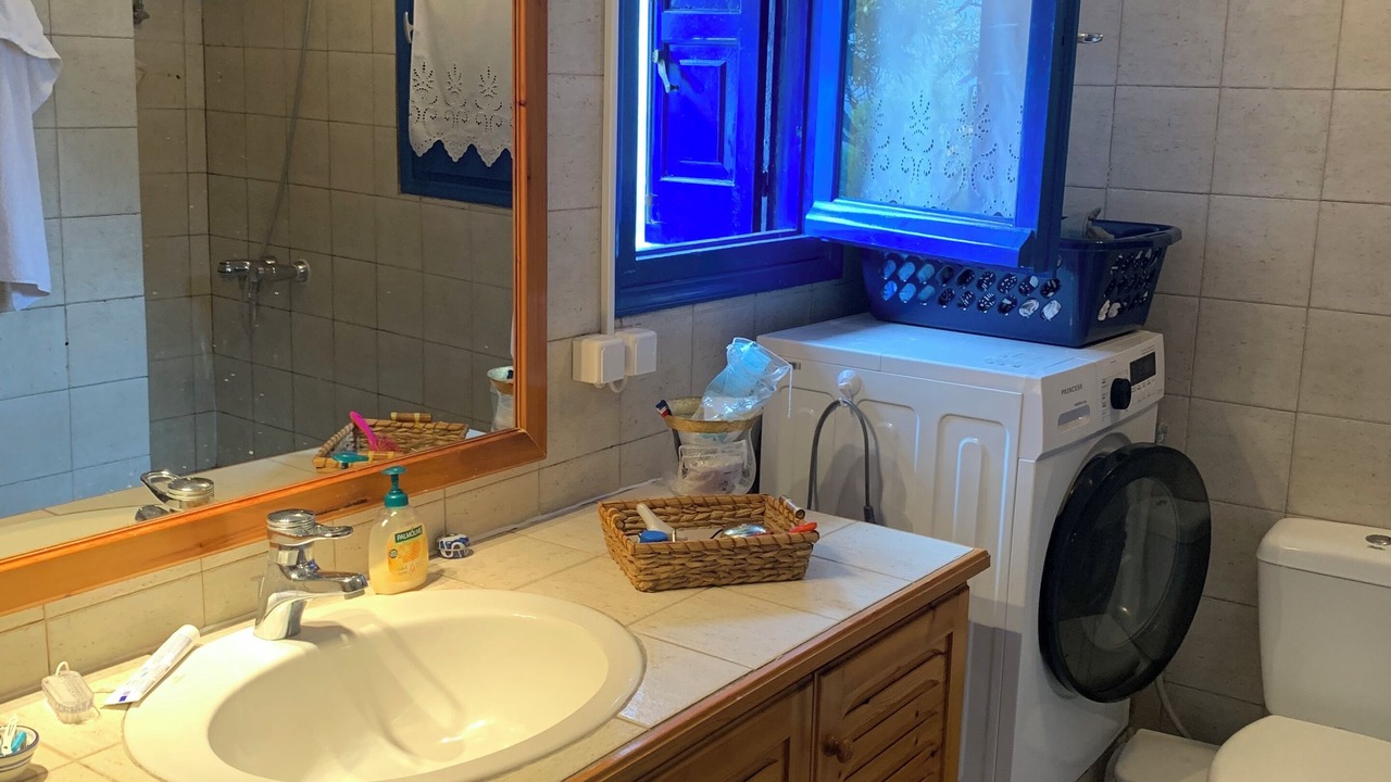 Photo of Bathroom in Glossa