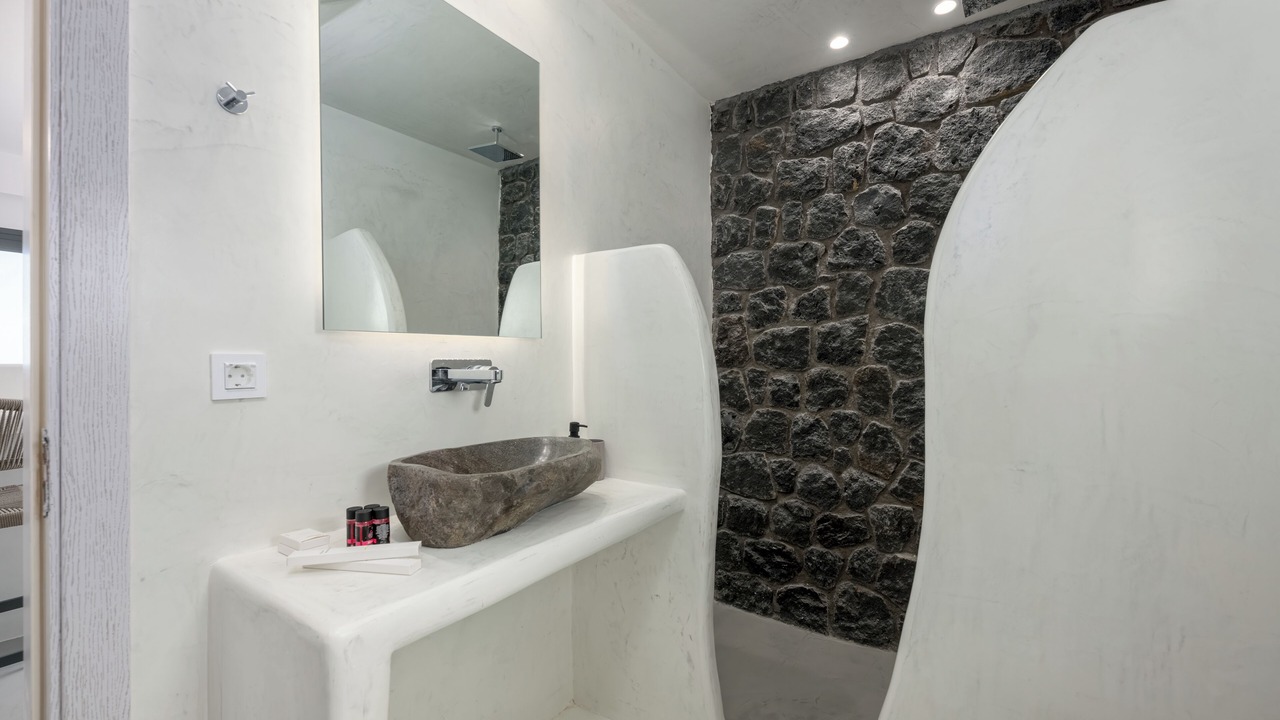 Photo of Bathroom in Kamari