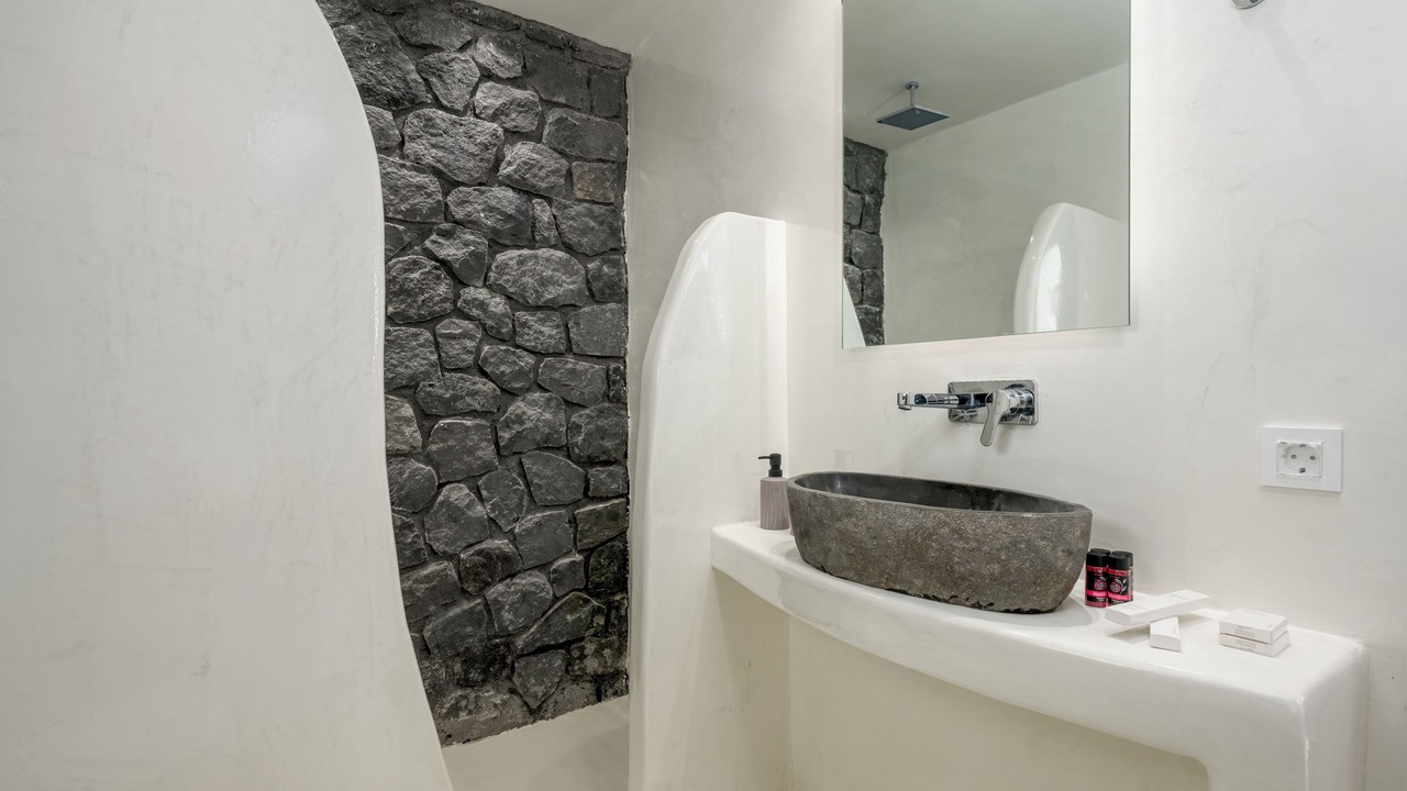 Photo of Bathroom in Kamari
