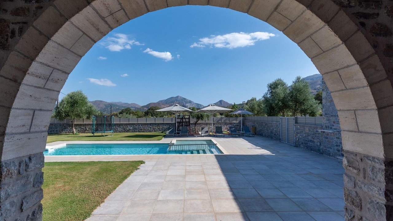 Photo of Outdoor in Monopari