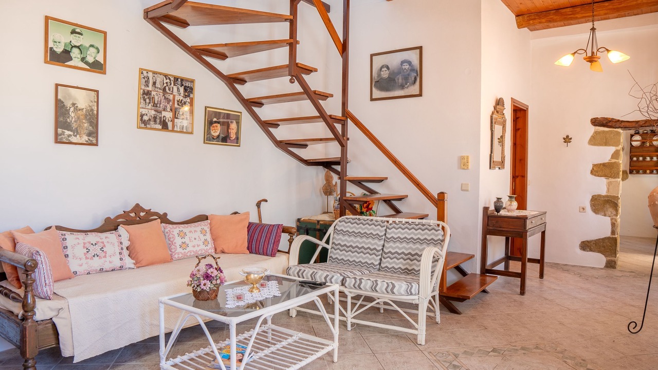 Photo of Livingroom in Zaros