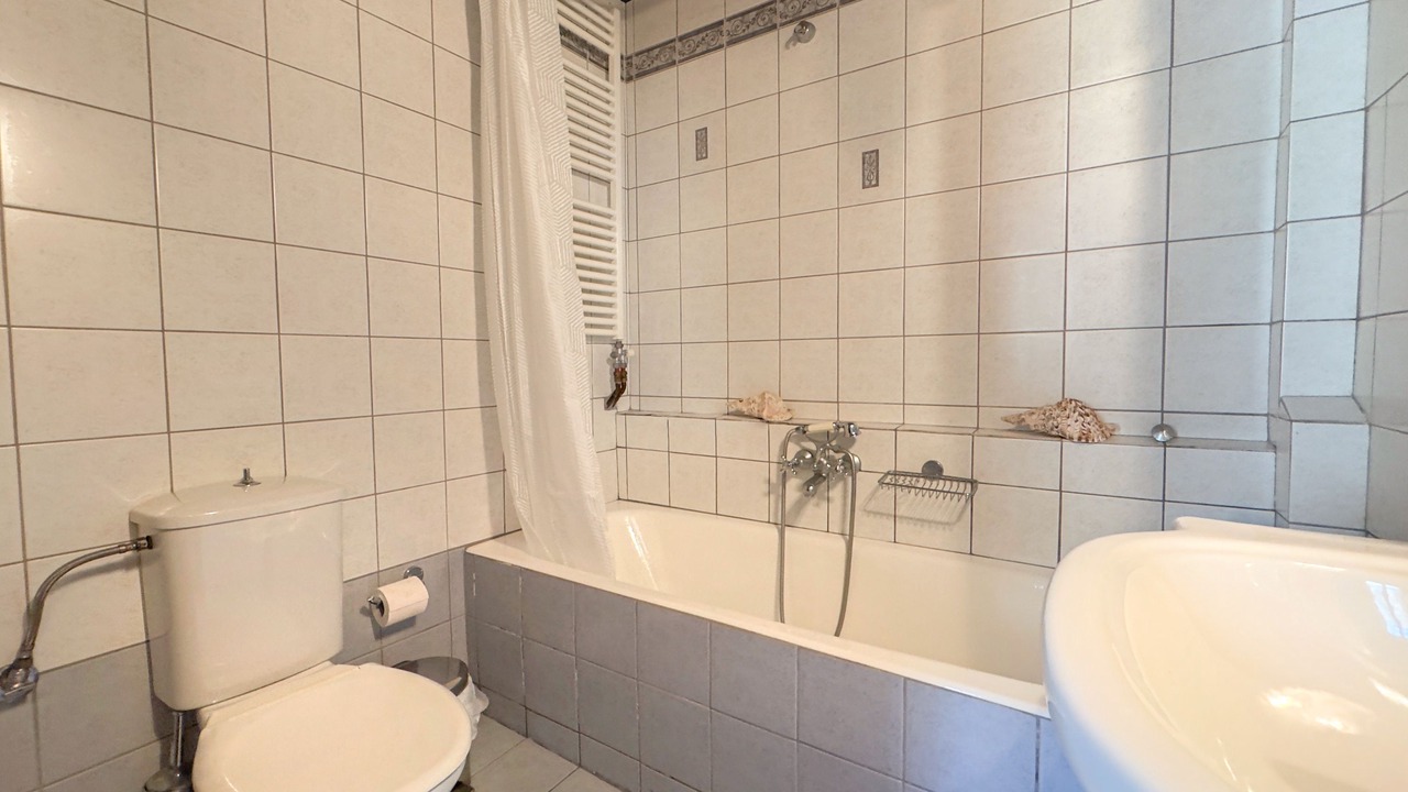 Photo of Bathroom in Zaros