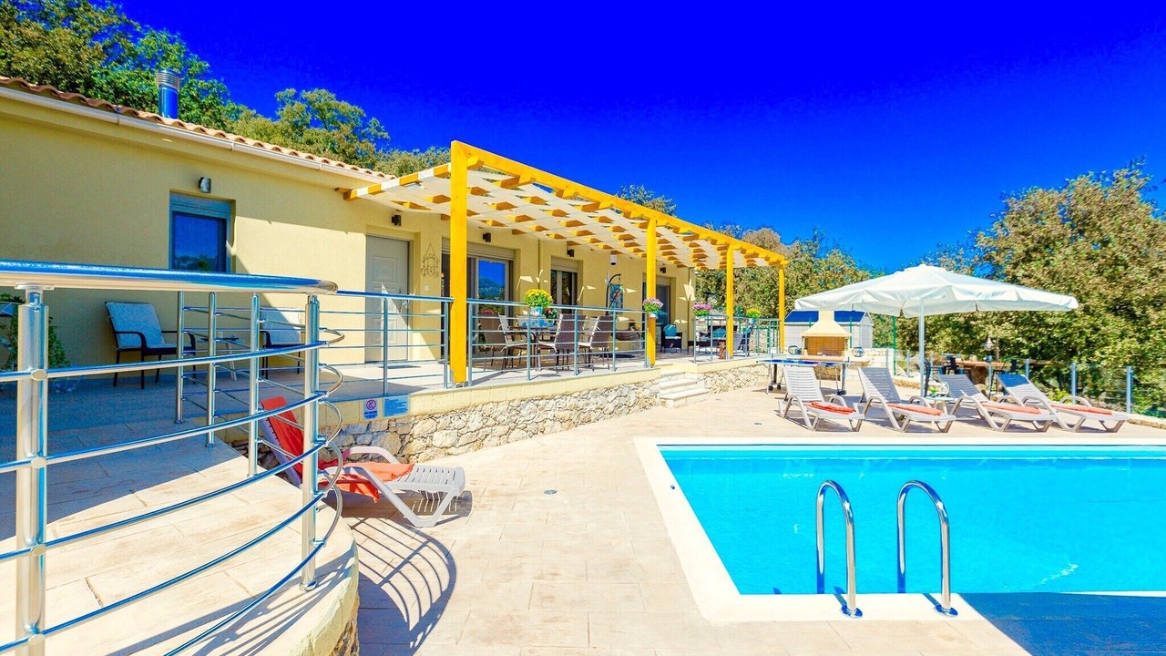 Photo of Outdoor in Monopari
