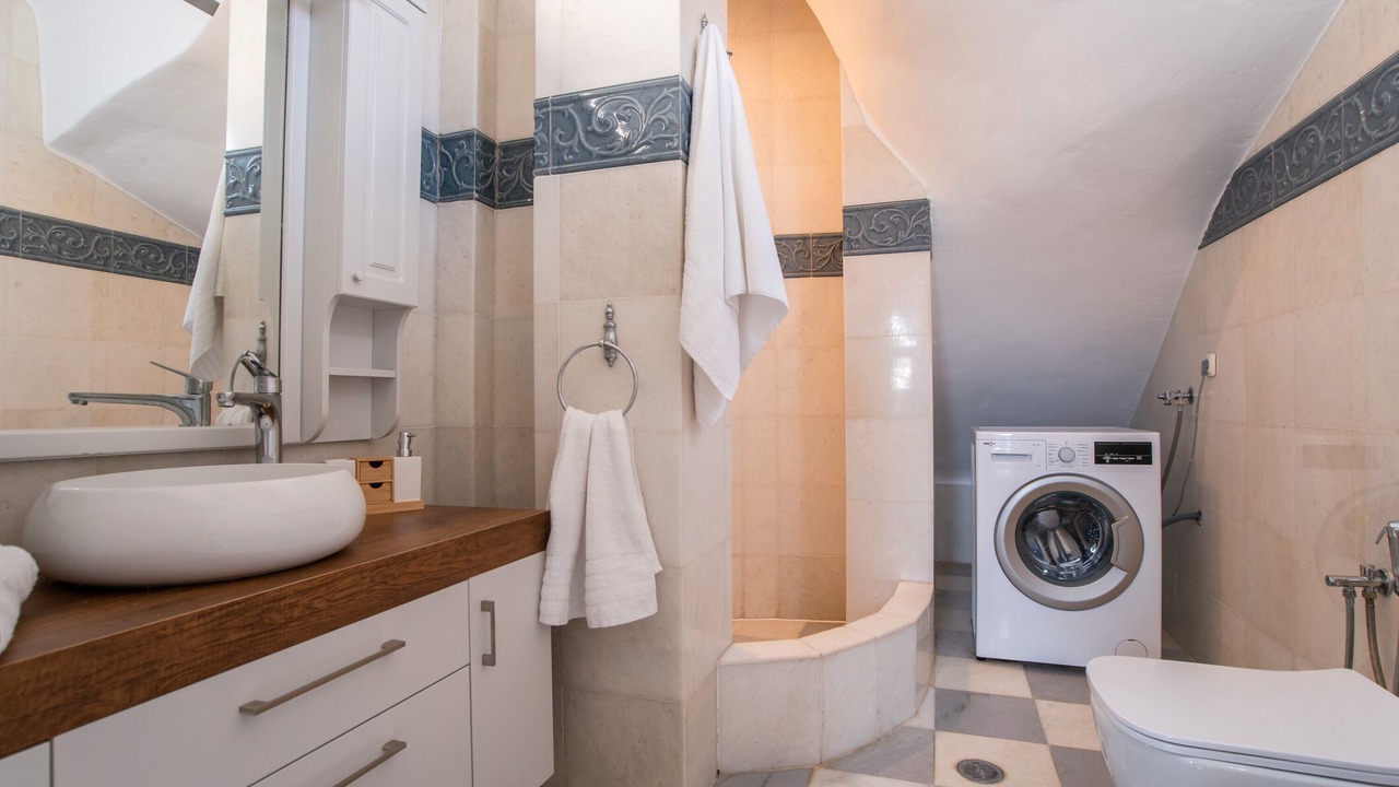 Photo of Bathroom in Aliki