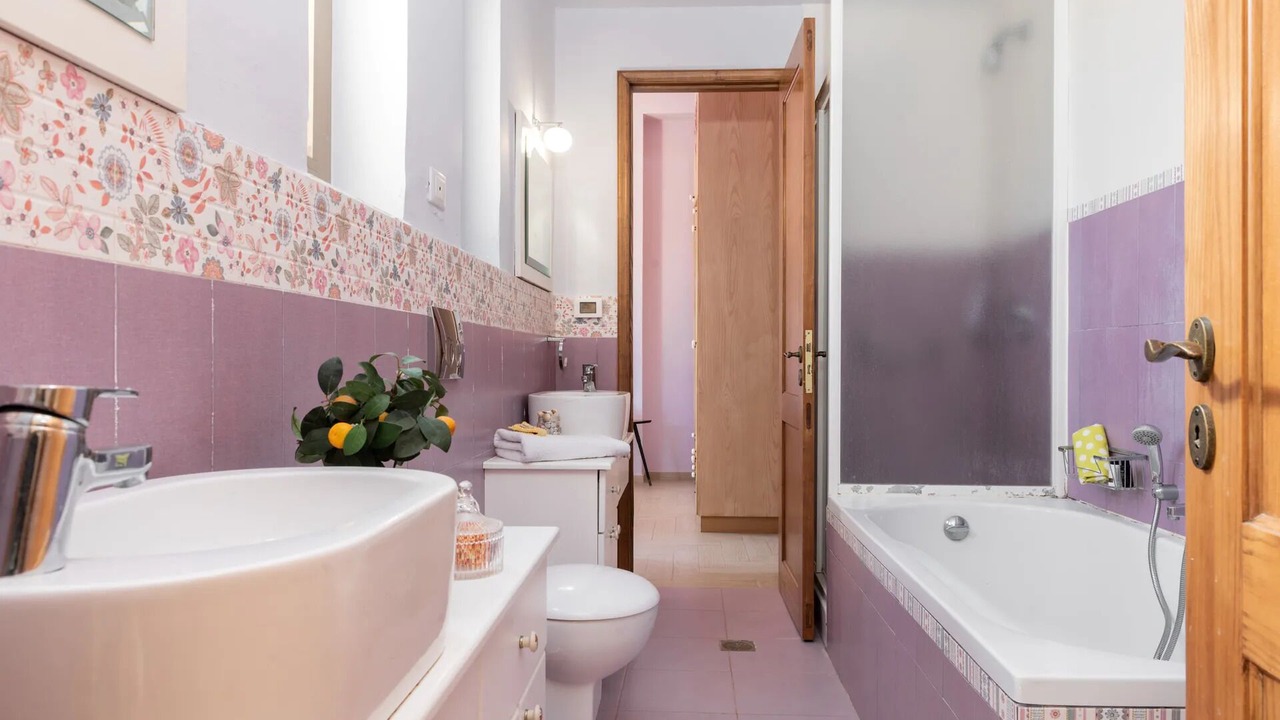 Photo of Bathroom in Akrotiri