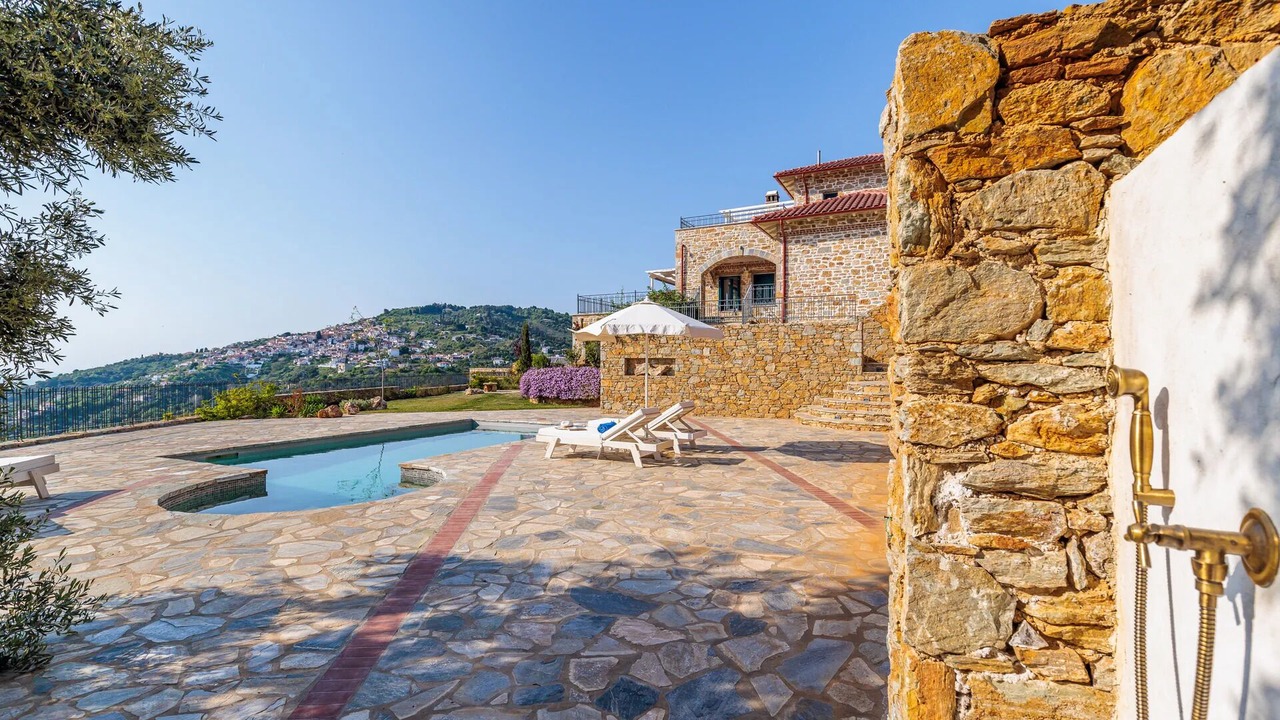 Photo of Patio Balcony in Glossa