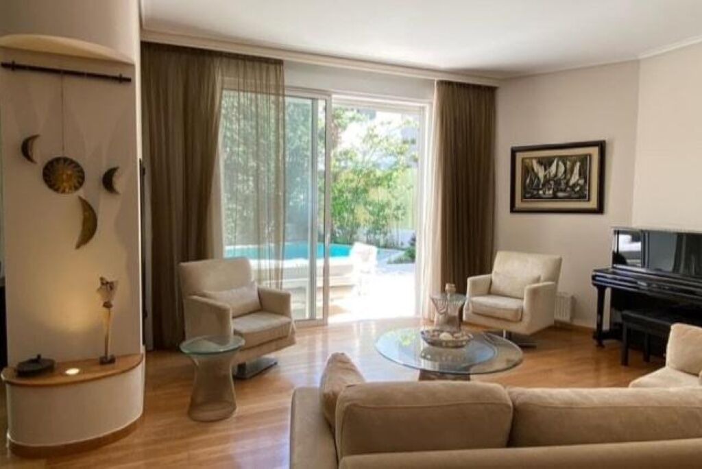 Photo of Livingroom in Vari