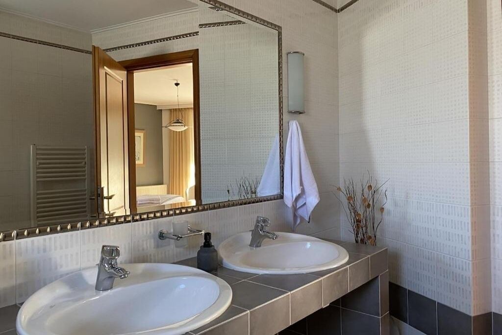 Photo of Bathroom in Vari