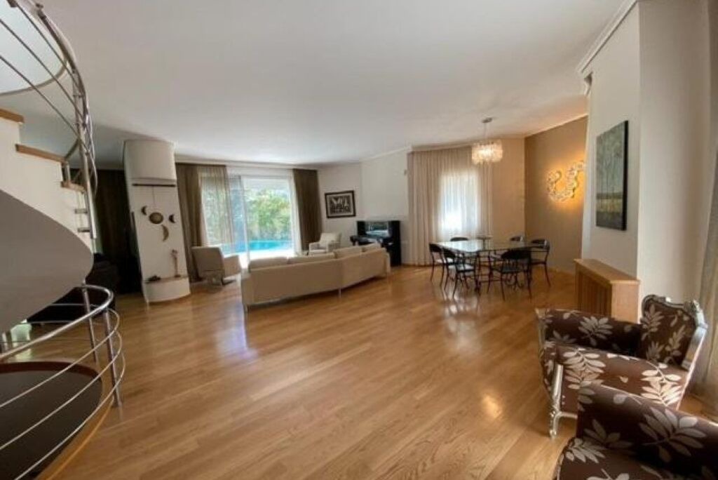Photo of Livingroom in Vari