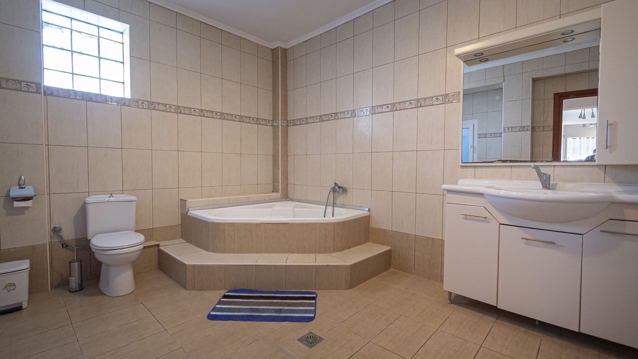 Photo of Bathroom in Flogita