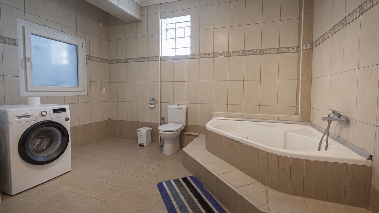 Photo of Bathroom in Flogita