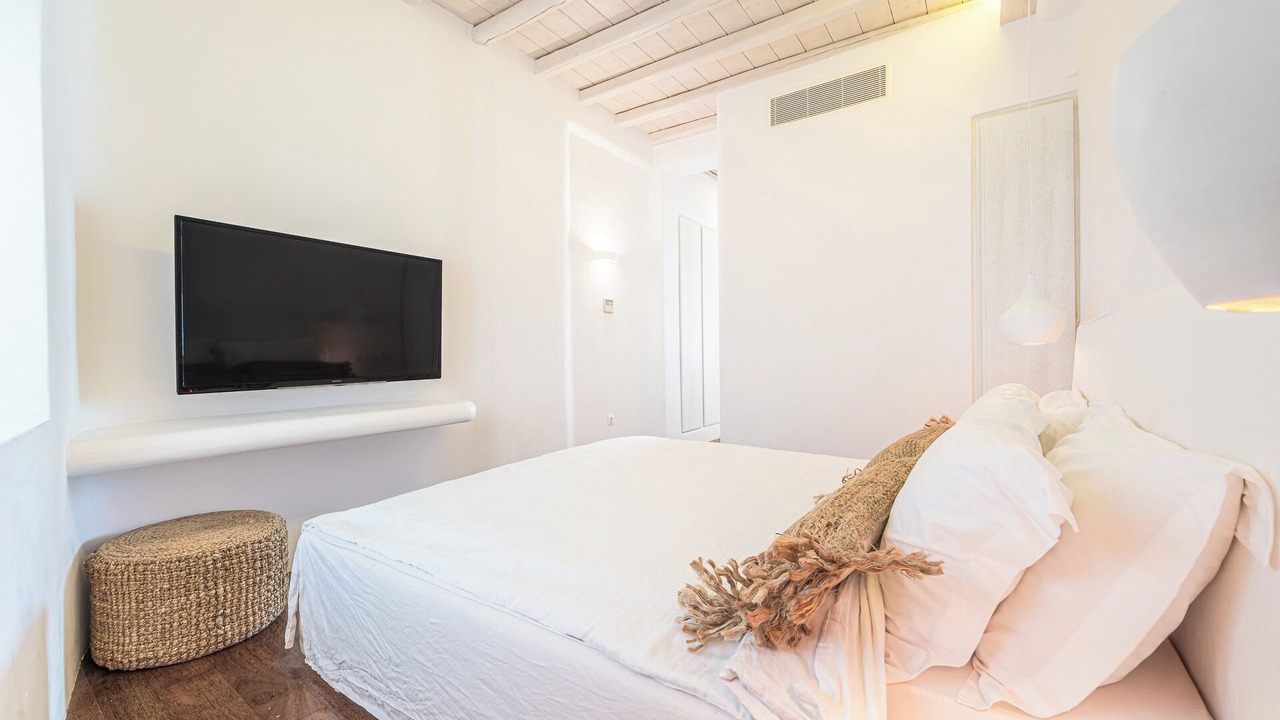 Photo of Bedroom in Faros Armenistis