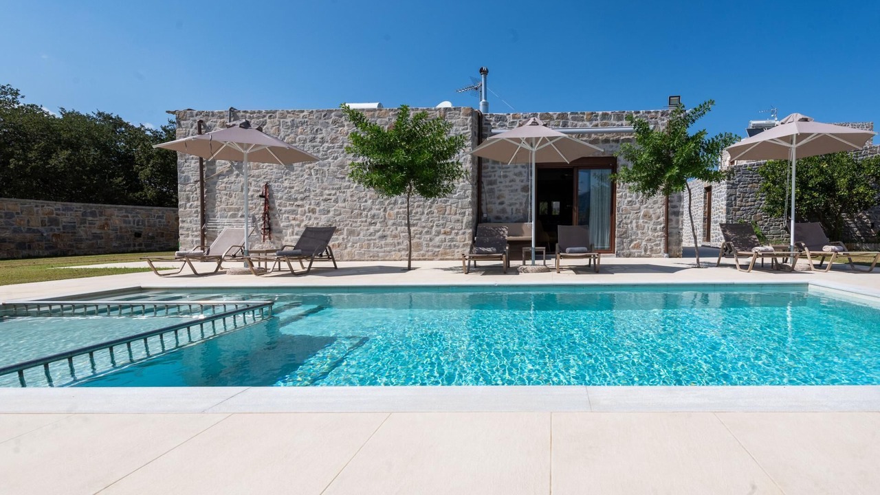 Photo of Outdoor in Monopari